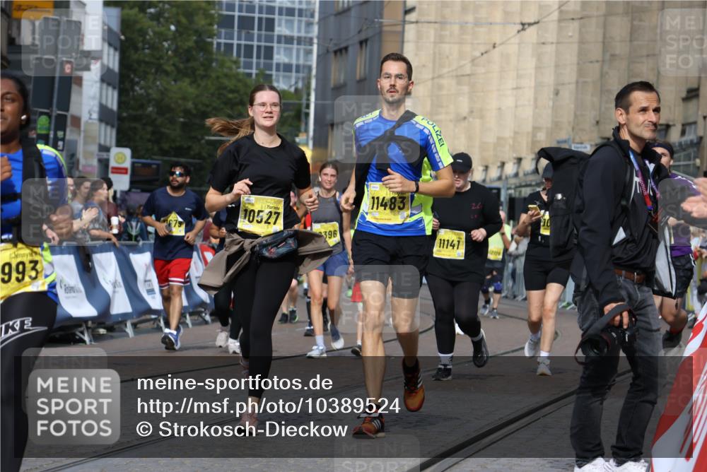 13.09.2026 - 21. swb-Marathon Bremen Strokosch-Dieckow http://msf.ph/oto/10389524 13.09.2026 11:11:10 Ziel 10148, 10163, 10461, 10462, 10547, 10653, 10792, 10841, 10911, 11043, 11047, 11237, 11309, 11327, 11335, 11465, 11513, 11583, 11756, 11846, 11993, 10419, 10611, 11036, 11216, 11231, 11458, 11745, 11870, 12126, 12148, 12396, 12464 meine-sportfotos.de