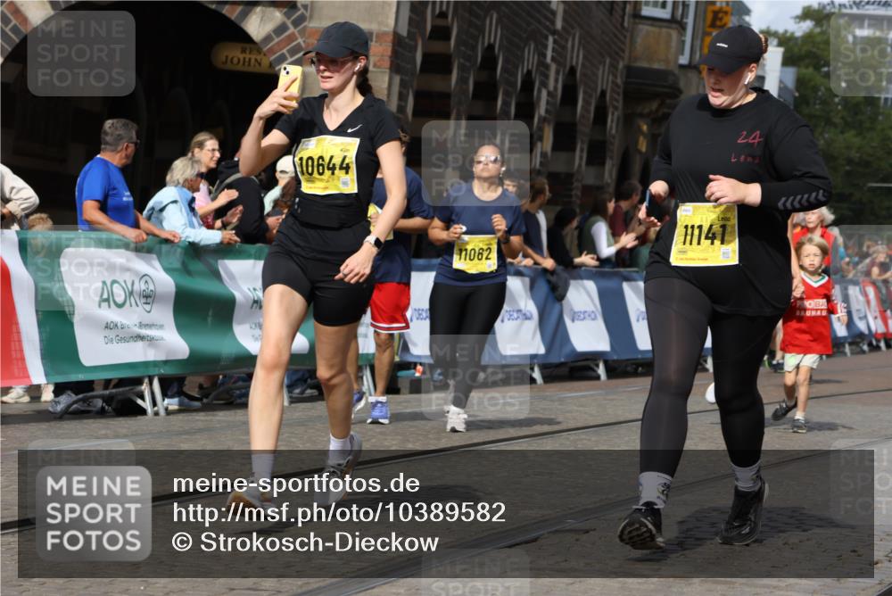 13.09.2026 - 21. swb-Marathon Bremen Strokosch-Dieckow http://msf.ph/oto/10389582 13.09.2026 11:11:16 Ziel 10148, 10163, 10461, 10462, 10527, 10547, 10644, 10653, 10792, 10841, 10911, 11043, 11237, 11335, 11465, 11483, 11513, 11691, 11756, 11993, 12401, 12507, 10546, 11036, 11216, 11289, 11458, 11702, 11870, 12126, 12220, 12311, 12464, 12508 meine-sportfotos.de