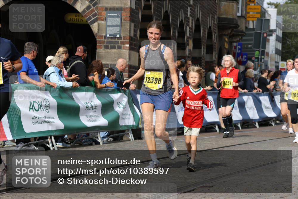 13.09.2026 - 21. swb-Marathon Bremen Strokosch-Dieckow http://msf.ph/oto/10389597 13.09.2026 11:11:18 Ziel 10148, 10163, 10313, 10461, 10462, 10527, 10547, 10644, 10653, 10792, 10841, 11043, 11141, 11237, 11335, 11465, 11483, 11691, 11756, 11993, 12401, 12507, 10510, 10511, 10546, 10977, 11036, 11216, 11289, 11533, 11702, 11870, 12126, 12220, 12311, 12464, 12508 meine-sportfotos.de