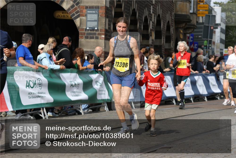 13.09.2026 - 21. swb-Marathon Bremen Strokosch-Dieckow http://msf.ph/oto/10389601 13.09.2026 11:11:18 Ziel 10148, 10163, 10313, 10461, 10462, 10527, 10547, 10644, 10653, 10792, 10841, 11043, 11141, 11237, 11335, 11465, 11483, 11691, 11756, 11993, 12401, 12507, 10510, 10511, 10546, 10977, 11036, 11216, 11289, 11533, 11702, 11870, 12126, 12220, 12311, 12464, 12508 meine-sportfotos.de