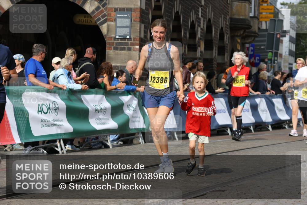 13.09.2026 - 21. swb-Marathon Bremen Strokosch-Dieckow http://msf.ph/oto/10389606 13.09.2026 11:11:18 Ziel 10148, 10163, 10313, 10461, 10462, 10527, 10547, 10644, 10653, 10792, 10841, 11043, 11141, 11237, 11335, 11465, 11483, 11691, 11756, 11993, 12401, 12507, 10510, 10511, 10546, 10977, 11036, 11216, 11289, 11533, 11702, 11870, 12126, 12220, 12311, 12464, 12508 meine-sportfotos.de