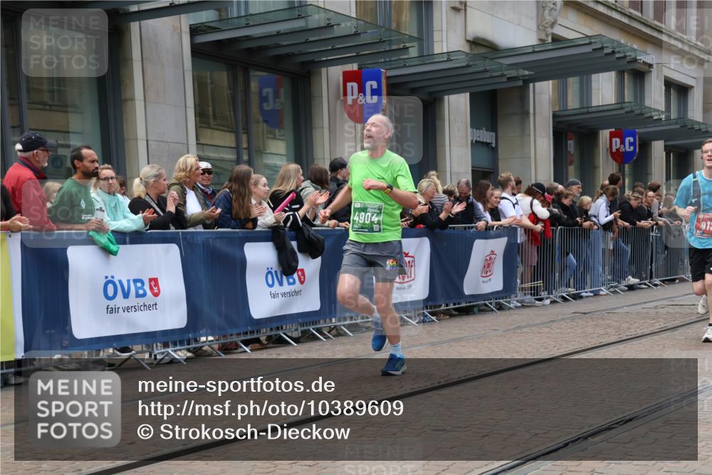 13.09.2026 - 21. swb-Marathon Bremen Strokosch-Dieckow http://msf.ph/oto/10389609 13.09.2026 13:00:24 Ziel 371, 453, 1136, 1550, 1754, 2141, 4904, 8749, 9849, 671, 912, 1571, 1758, 1911, 1930, 2683, 5776, 7015, 7170, 8689 meine-sportfotos.de