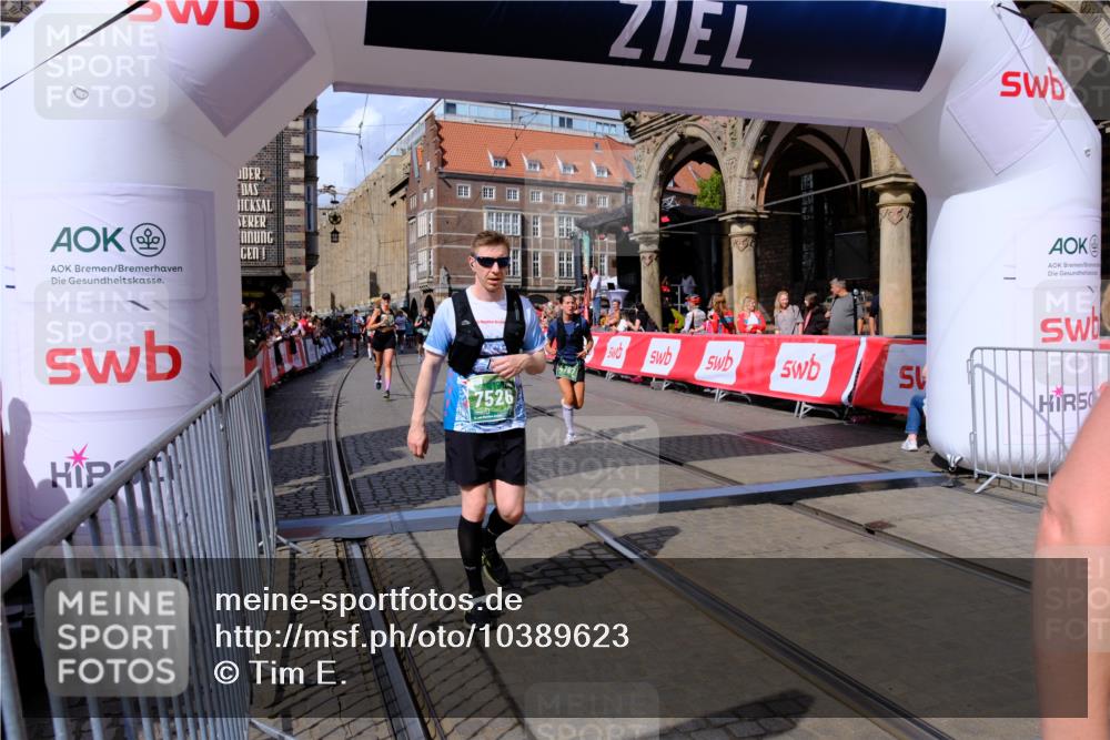 13.09.2026 - 21. swb-Marathon Bremen Tim E. http://msf.ph/oto/10389623 13.09.2026 13:32:24 Ziel 1369, 2310, 2934, 3946, 4566, 4797, 4979, 5628, 6116, 6258, 6475, 6875, 7182, 7526, 7818, 8610, 9394, 9640, 13029, 13182 meine-sportfotos.de