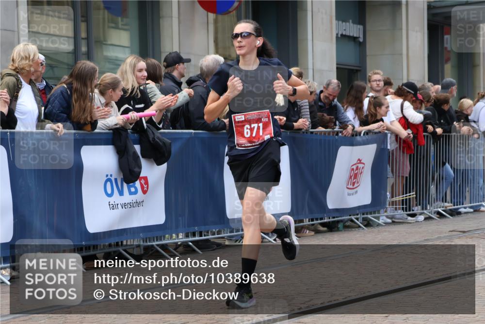 13.09.2026 - 21. swb-Marathon Bremen Strokosch-Dieckow http://msf.ph/oto/10389638 13.09.2026 13:00:27 Ziel 371, 453, 1136, 2141, 4904, 8749, 9849, 671, 912, 1550, 1571, 1754, 2683, 5776, 7015, 8689 meine-sportfotos.de