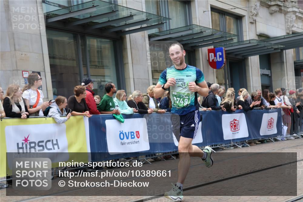 13.09.2026 - 21. swb-Marathon Bremen Strokosch-Dieckow http://msf.ph/oto/10389661 13.09.2026 13:00:37 Ziel 371, 6359, 8749, 9849, 371, 453, 1136, 1550, 1754, 2141, 2683, 4904, 5776, 7015 meine-sportfotos.de