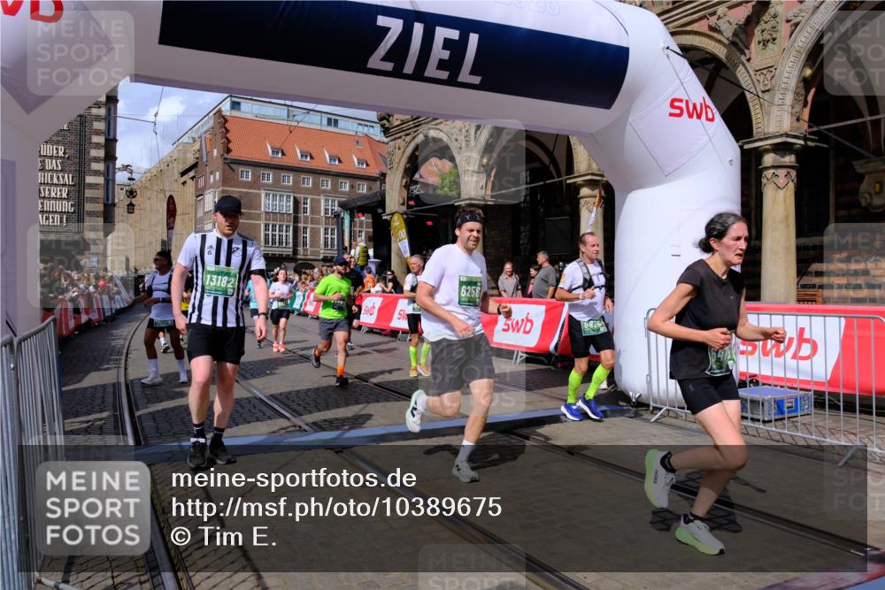 13.09.2026 - 21. swb-Marathon Bremen Tim E. http://msf.ph/oto/10389675 13.09.2026 13:32:36 Ziel 287, 1369, 2910, 3402, 3441, 3650, 3922, 4057, 4263, 4471, 4566, 4655, 4835, 5281, 5628, 6258, 6475, 6518, 6781, 6857, 6875, 6900, 7150, 7182, 7553, 7572, 7818, 8632, 9040, 9151, 9198, 9283, 9394, 9719, 9779, 13029, 13182, 13208, 13244 meine-sportfotos.de