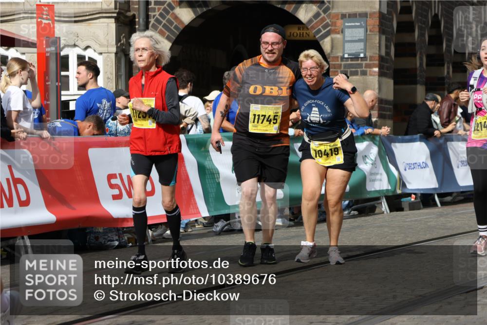 13.09.2026 - 21. swb-Marathon Bremen Strokosch-Dieckow http://msf.ph/oto/10389676 13.09.2026 11:11:24 Ziel 10163, 10313, 10527, 10611, 10644, 10653, 10792, 10841, 11043, 11062, 11141, 11237, 11483, 11679, 11691, 11993, 12396, 12401, 12507, 10155, 10510, 10511, 10546, 10552, 10977, 11239, 11289, 11533, 11702, 11927, 12082, 12220, 12286, 12311, 12336, 12508, 12553 meine-sportfotos.de