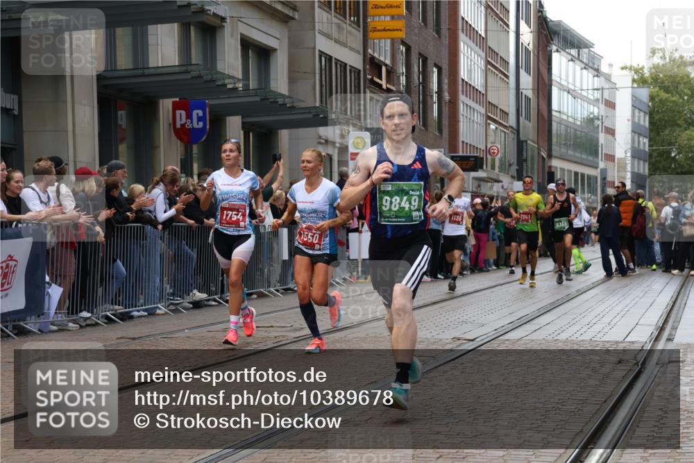 13.09.2026 - 21. swb-Marathon Bremen Strokosch-Dieckow http://msf.ph/oto/10389678 13.09.2026 13:00:40 Ziel 1619, 5663, 6359, 8749, 9849, 371, 453, 1136, 1550, 1754, 2141, 2683, 4904, 5776 meine-sportfotos.de