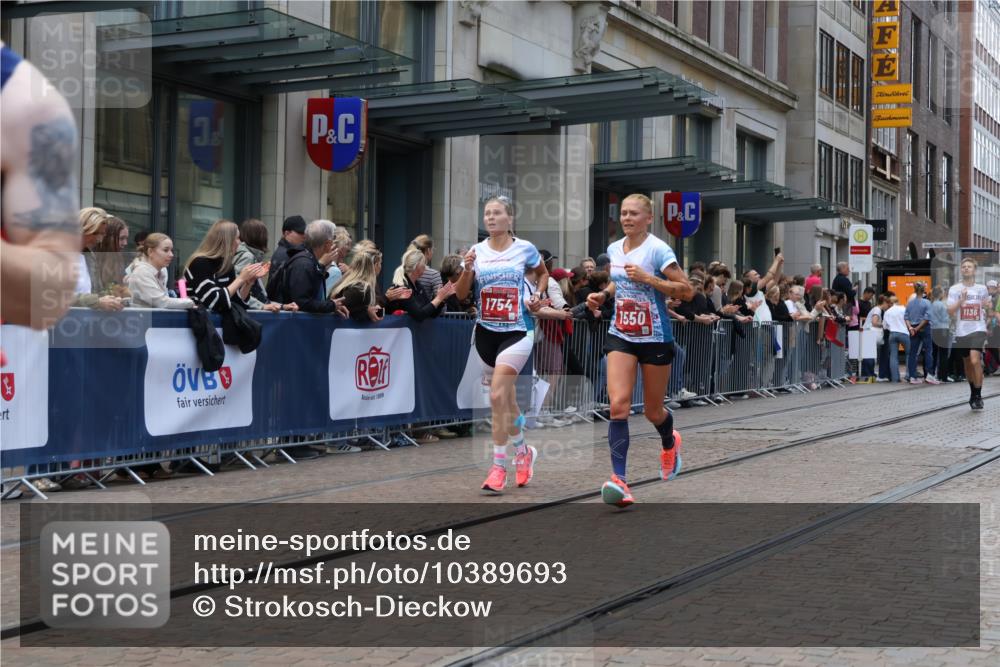 13.09.2026 - 21. swb-Marathon Bremen Strokosch-Dieckow http://msf.ph/oto/10389693 13.09.2026 13:00:41 Ziel 1619, 5663, 6359, 8749, 9849, 371, 453, 1136, 1550, 1754, 2141, 2683, 4904, 5776 meine-sportfotos.de