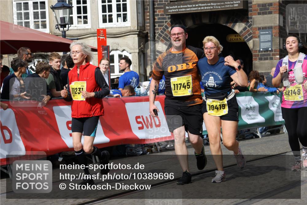 13.09.2026 - 21. swb-Marathon Bremen Strokosch-Dieckow http://msf.ph/oto/10389696 13.09.2026 11:11:25 Ziel 10313, 10527, 10611, 10644, 10653, 10792, 10841, 11043, 11062, 11141, 11237, 11483, 11679, 11691, 11993, 12396, 12401, 12507, 10155, 10510, 10511, 10546, 10552, 10977, 11239, 11289, 11533, 11702, 11927, 12082, 12220, 12286, 12311, 12336, 12508, 12553 meine-sportfotos.de