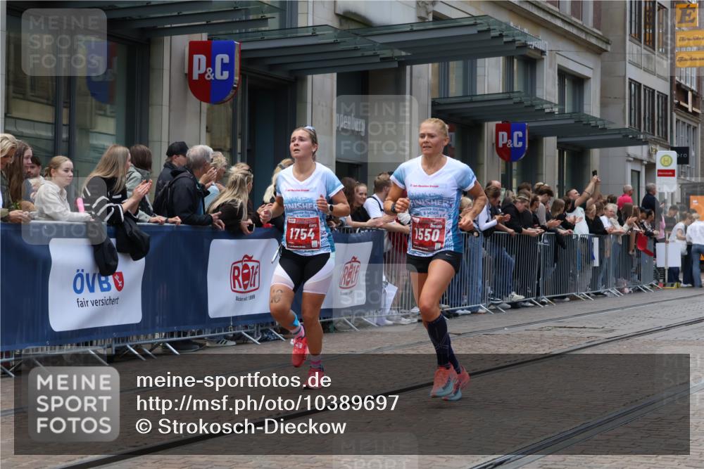 13.09.2026 - 21. swb-Marathon Bremen Strokosch-Dieckow http://msf.ph/oto/10389697 13.09.2026 13:00:42 Ziel 1619, 5663, 6359, 8749, 9849, 371, 453, 1136, 1550, 1754, 2141, 2683, 4904, 5776 meine-sportfotos.de
