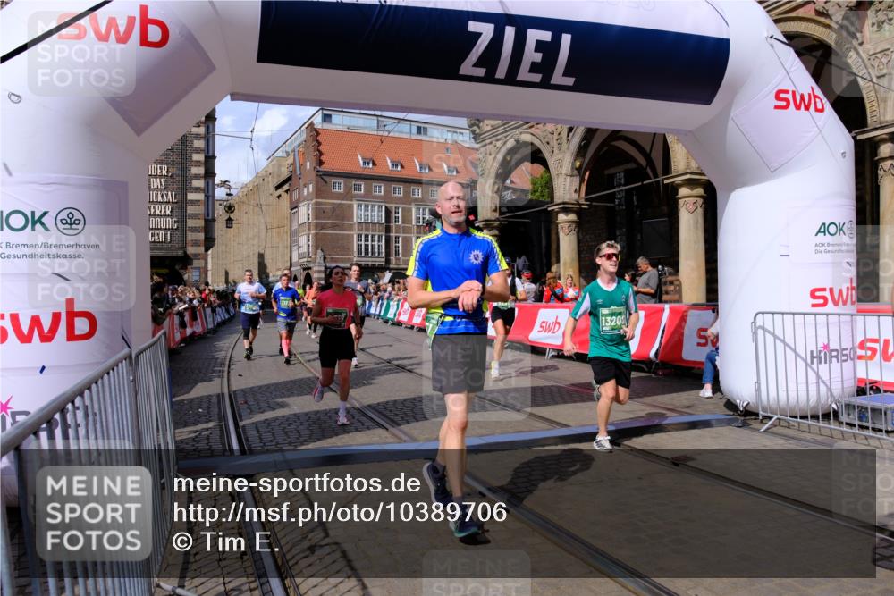 13.09.2026 - 21. swb-Marathon Bremen Tim E. http://msf.ph/oto/10389706 13.09.2026 13:32:47 Ziel 1687, 2292, 2293, 2611, 2910, 2992, 3354, 3402, 3429, 3441, 3878, 4263, 4323, 4380, 4471, 4655, 4835, 5281, 6518, 6593, 6760, 6781, 6900, 7150, 7173, 7572, 7990, 8957, 9040, 9151, 9175, 9198, 9283, 9719, 9779, 13208, 13244 meine-sportfotos.de