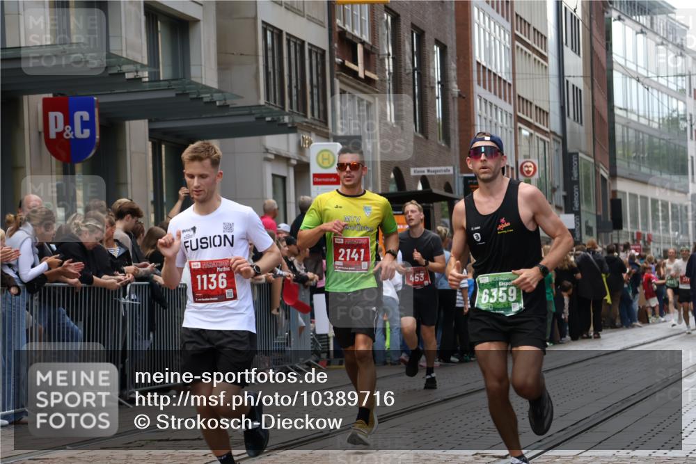 13.09.2026 - 21. swb-Marathon Bremen Strokosch-Dieckow http://msf.ph/oto/10389716 13.09.2026 13:00:44 Ziel 1619, 3019, 5663, 6359, 8749, 9849, 371, 453, 1136, 1550, 1754, 2141, 4904 meine-sportfotos.de