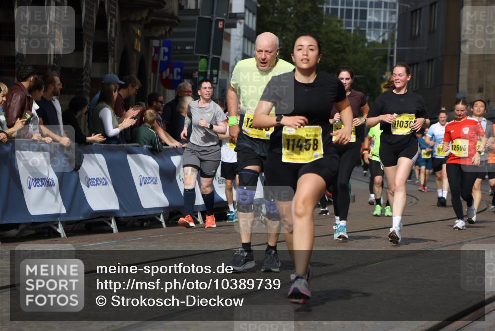 13.09.2026 - 21. swb-Marathon Bremen Strokosch-Dieckow http://msf.ph/oto/10389739 13.09.2026 11:11:28 Ziel 10313, 10419, 10527, 10611, 10644, 10653, 10841, 11062, 11141, 11231, 11237, 11483, 11679, 11691, 11745, 11993, 12148, 12396, 12401, 12507, 10155, 10510, 10511, 10546, 10552, 10616, 10977, 11239, 11289, 11533, 11702, 11927, 12082, 12220, 12286, 12311, 12336, 12553 meine-sportfotos.de