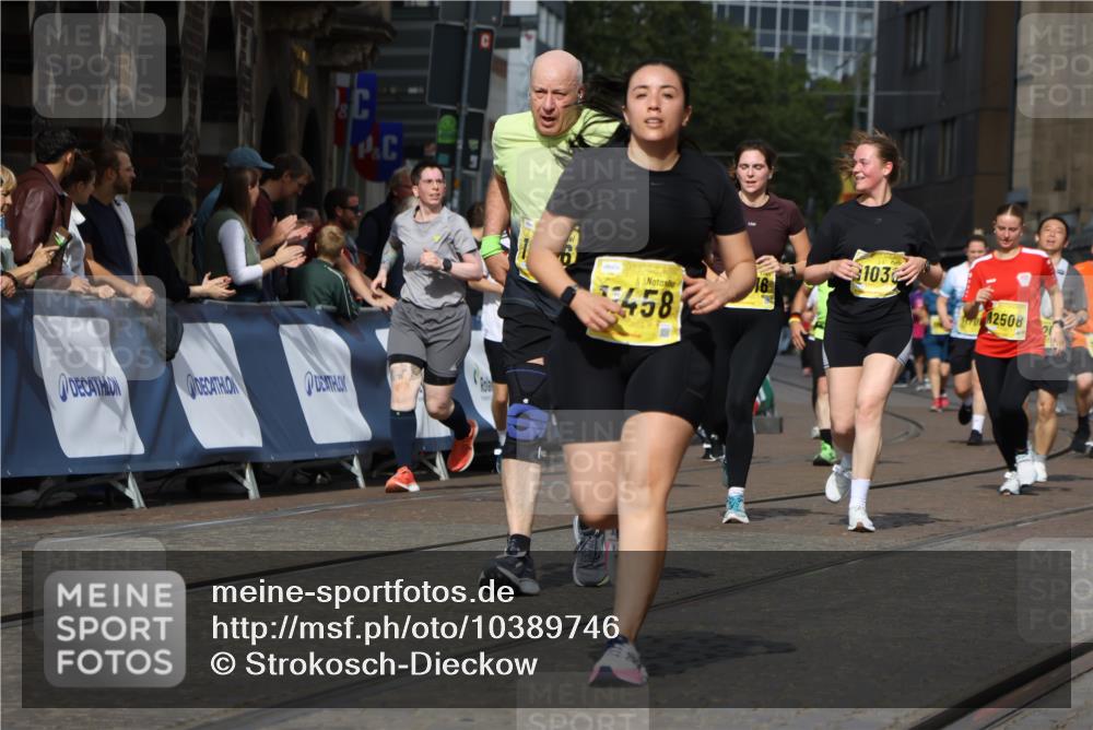 13.09.2026 - 21. swb-Marathon Bremen Strokosch-Dieckow http://msf.ph/oto/10389746 13.09.2026 11:11:28 Ziel 10313, 10419, 10527, 10611, 10644, 10653, 10841, 11062, 11141, 11231, 11237, 11483, 11679, 11691, 11745, 11993, 12148, 12396, 12401, 12507, 10155, 10510, 10511, 10546, 10552, 10616, 10977, 11239, 11289, 11533, 11702, 11927, 12082, 12220, 12286, 12311, 12336, 12553 meine-sportfotos.de