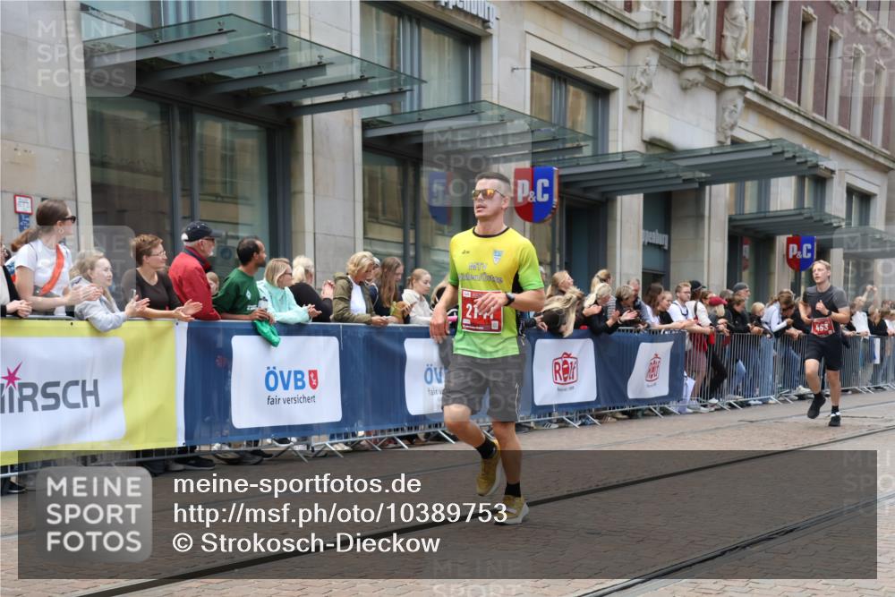 13.09.2026 - 21. swb-Marathon Bremen Strokosch-Dieckow http://msf.ph/oto/10389753 13.09.2026 13:00:47 Ziel 1619, 3019, 5663, 6359, 371, 453, 1136, 1550, 1754, 2141, 4904, 8749, 9849 meine-sportfotos.de