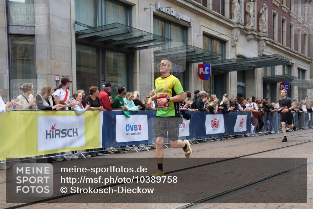 13.09.2026 - 21. swb-Marathon Bremen Strokosch-Dieckow http://msf.ph/oto/10389758 13.09.2026 13:00:47 Ziel 1619, 3019, 5663, 6359, 371, 453, 1136, 1550, 1754, 2141, 4904, 8749, 9849 meine-sportfotos.de