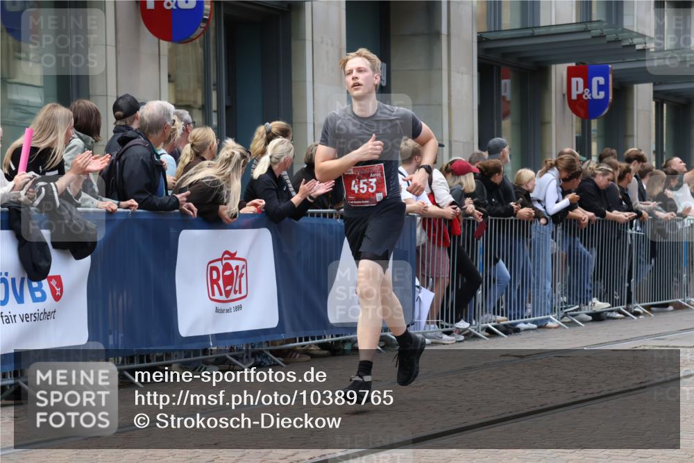 13.09.2026 - 21. swb-Marathon Bremen Strokosch-Dieckow http://msf.ph/oto/10389765 13.09.2026 13:00:48 Ziel 1619, 3019, 4328, 5663, 6359, 371, 453, 1136, 1550, 1754, 2141, 4904, 8749, 9849 meine-sportfotos.de