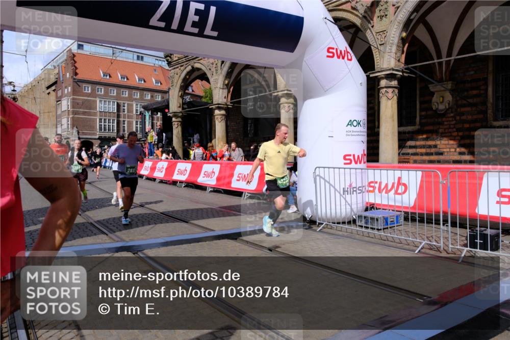 13.09.2026 - 21. swb-Marathon Bremen Tim E. http://msf.ph/oto/10389784 13.09.2026 13:32:59 Ziel 1437, 1687, 2611, 2992, 3354, 3878, 3895, 4323, 4862, 5009, 5398, 5581, 5657, 6583, 6718, 6760, 6786, 7016, 7466, 7758, 7990, 8344, 8367, 8506, 8957, 9175, 13232 meine-sportfotos.de