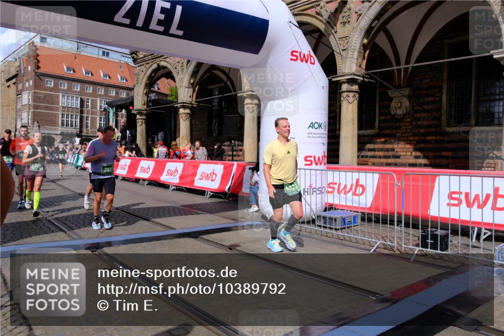 13.09.2026 - 21. swb-Marathon Bremen Tim E. http://msf.ph/oto/10389792 13.09.2026 13:33:00 Ziel 1437, 1687, 2611, 2992, 3354, 3878, 3895, 3902, 4233, 4323, 4862, 5009, 5398, 5581, 5657, 6583, 6718, 6760, 6786, 7016, 7466, 7758, 7990, 8344, 8367, 8506, 8957, 9175, 13232, 13234 meine-sportfotos.de
