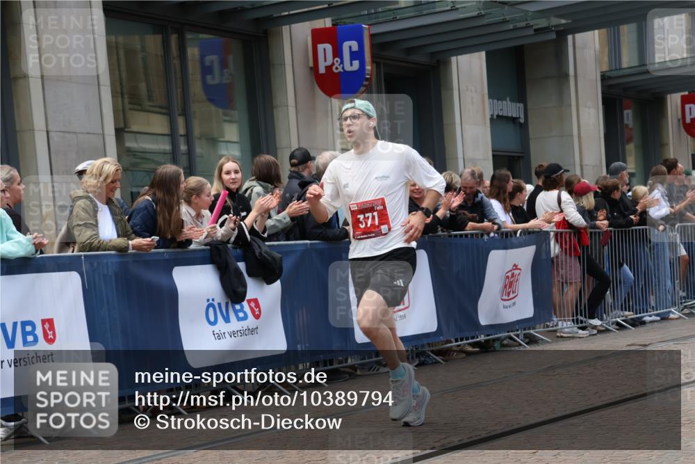 13.09.2026 - 21. swb-Marathon Bremen Strokosch-Dieckow http://msf.ph/oto/10389794 13.09.2026 13:00:55 Ziel 1411, 1619, 3019, 4328, 5663, 371, 453, 2141, 4904, 6359, 8749, 9849 meine-sportfotos.de