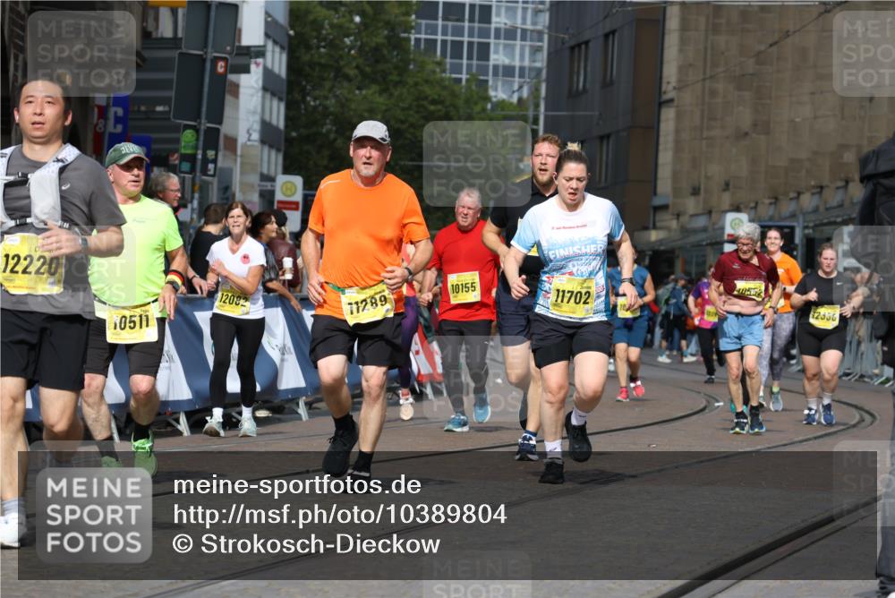 13.09.2026 - 21. swb-Marathon Bremen Strokosch-Dieckow http://msf.ph/oto/10389804 13.09.2026 11:11:36 Ziel 10313, 10419, 10611, 10644, 11036, 11062, 11141, 11216, 11231, 11458, 11679, 11745, 11870, 12126, 12148, 12396, 12464, 12507, 10552, 10616, 11239, 11927, 12082, 12553 meine-sportfotos.de