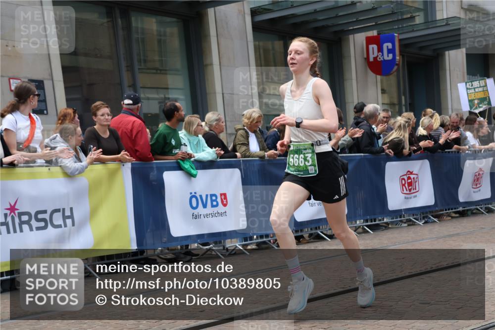 13.09.2026 - 21. swb-Marathon Bremen Strokosch-Dieckow http://msf.ph/oto/10389805 13.09.2026 13:00:56 Ziel 1411, 1619, 3019, 4328, 5663, 5996, 371, 453, 2141, 4904, 6359, 8749, 9849 meine-sportfotos.de