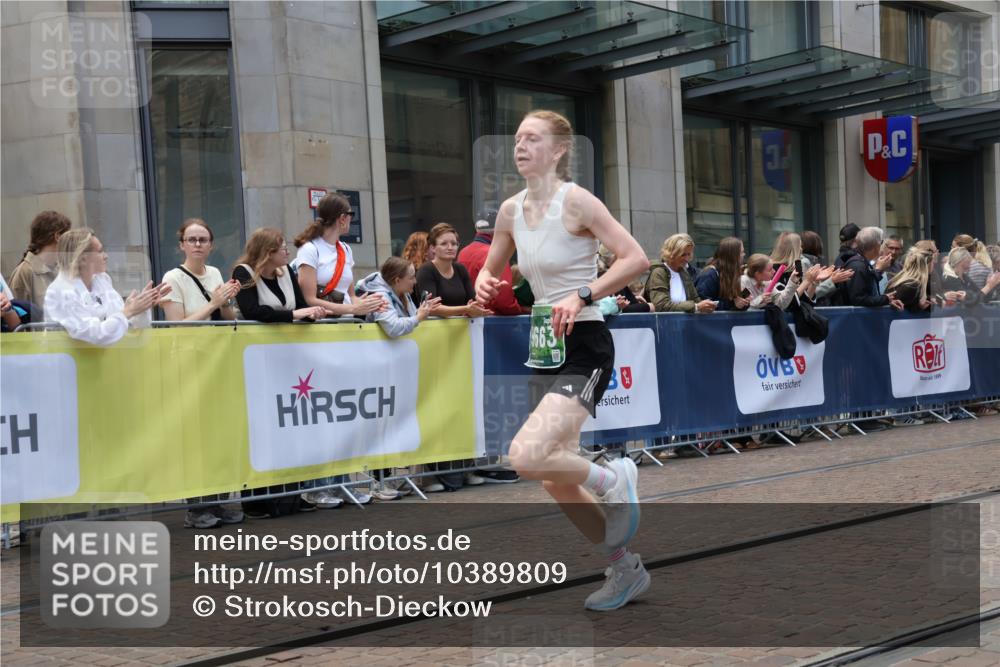 13.09.2026 - 21. swb-Marathon Bremen Strokosch-Dieckow http://msf.ph/oto/10389809 13.09.2026 13:00:57 Ziel 1411, 1619, 3019, 4328, 5663, 5996, 371, 453, 2141, 4904, 6359, 8749, 9849 meine-sportfotos.de