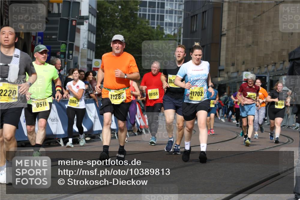 13.09.2026 - 21. swb-Marathon Bremen Strokosch-Dieckow http://msf.ph/oto/10389813 13.09.2026 11:11:36 Ziel 10313, 10419, 10611, 10644, 11036, 11062, 11141, 11216, 11231, 11458, 11679, 11745, 11870, 12126, 12148, 12396, 12464, 12507, 10552, 10616, 11239, 11927, 12082, 12553 meine-sportfotos.de