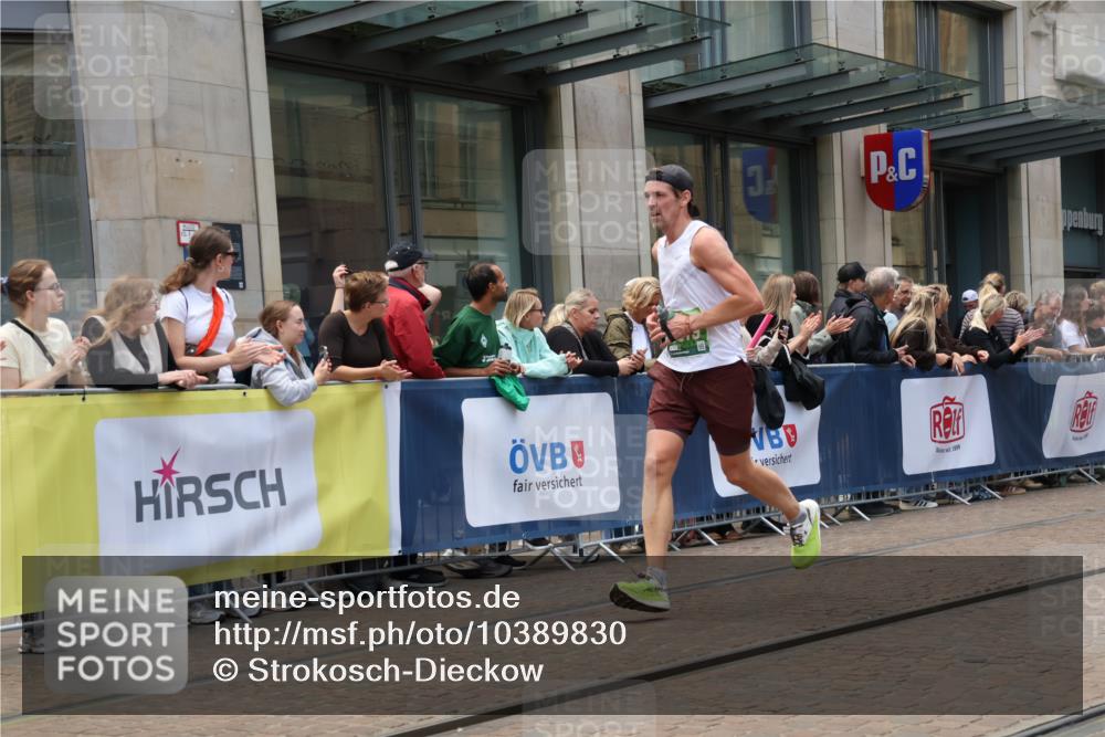 13.09.2026 - 21. swb-Marathon Bremen Strokosch-Dieckow http://msf.ph/oto/10389830 13.09.2026 13:00:59 Ziel 1411, 1619, 3019, 4118, 4328, 5663, 5996, 371, 453, 6359, 8749, 9849 meine-sportfotos.de