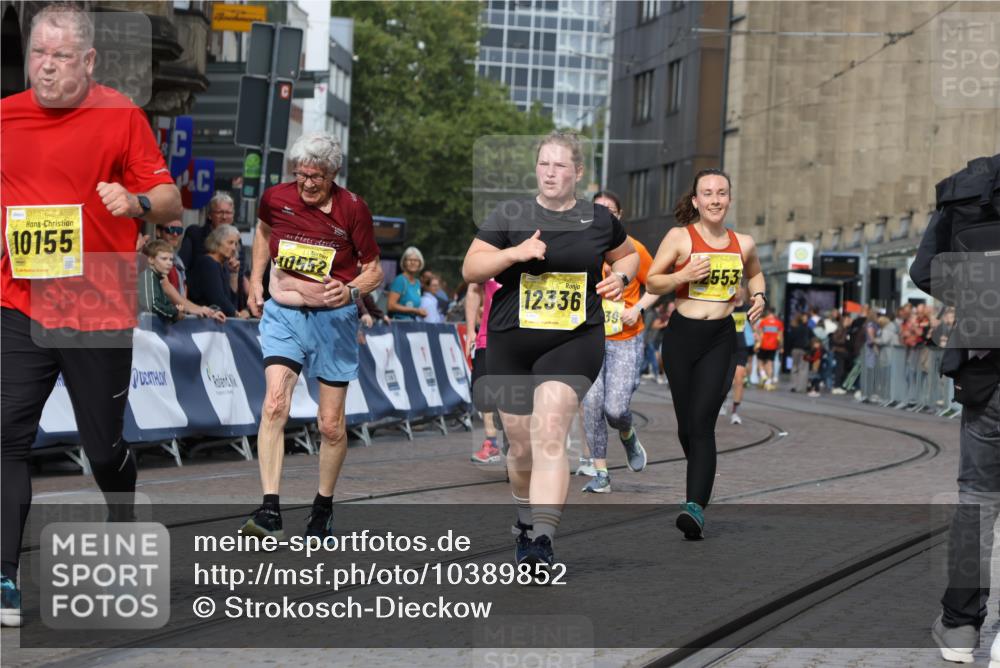 13.09.2026 - 21. swb-Marathon Bremen Strokosch-Dieckow http://msf.ph/oto/10389852 13.09.2026 11:11:43 Ziel 10419, 10510, 10546, 10611, 10977, 11036, 11216, 11231, 11289, 11458, 11702, 11745, 11870, 12126, 12148, 12220, 12311, 12464, 12508, 10582 meine-sportfotos.de
