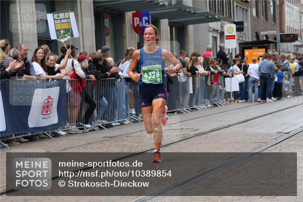 13.09.2026 - 21. swb-Marathon Bremen Strokosch-Dieckow http://msf.ph/oto/10389854 13.09.2026 13:01:03 Ziel 1411, 1619, 3019, 4118, 4328, 5663, 5996, 13063, 5663, 6359, 8749, 9849 meine-sportfotos.de