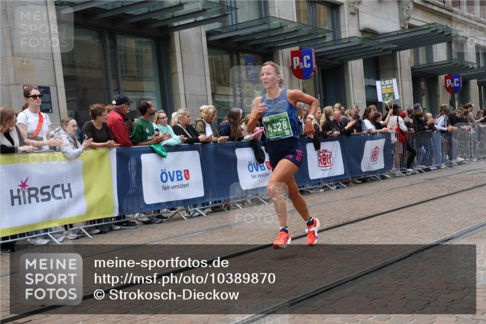 13.09.2026 - 21. swb-Marathon Bremen Strokosch-Dieckow http://msf.ph/oto/10389870 13.09.2026 13:01:05 Ziel 1411, 3019, 4118, 4328, 5996, 13063, 1619, 5663, 6359, 8749, 9849 meine-sportfotos.de