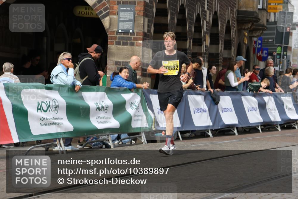 13.09.2026 - 21. swb-Marathon Bremen Strokosch-Dieckow http://msf.ph/oto/10389897 13.09.2026 11:11:59 Ziel 10155, 10510, 10511, 10546, 10552, 10616, 10977, 11239, 11289, 11533, 11702, 11927, 12082, 12220, 12286, 12311, 12336, 12553, 10490, 11585, 12012 meine-sportfotos.de