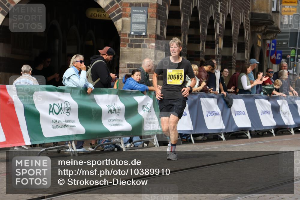 13.09.2026 - 21. swb-Marathon Bremen Strokosch-Dieckow http://msf.ph/oto/10389910 13.09.2026 11:11:59 Ziel 10155, 10510, 10511, 10546, 10552, 10616, 10977, 11239, 11289, 11533, 11702, 11927, 12082, 12220, 12286, 12311, 12336, 12553, 10490, 11585, 12012 meine-sportfotos.de