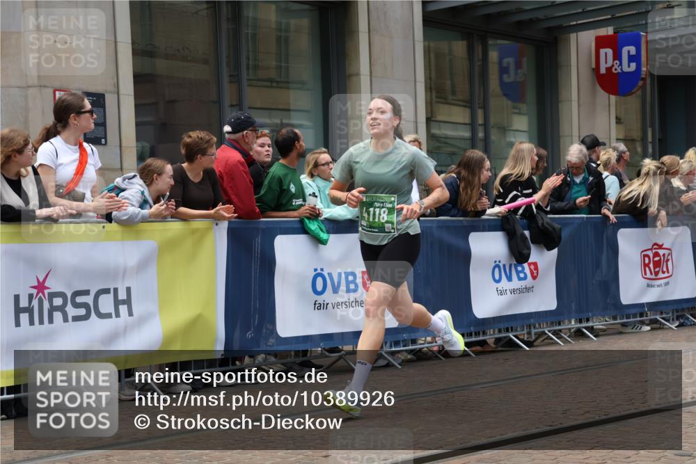 13.09.2026 - 21. swb-Marathon Bremen Strokosch-Dieckow http://msf.ph/oto/10389926 13.09.2026 13:01:15 Ziel 4118, 5369, 5996, 7950, 9137, 13063, 13168, 1411, 1619, 3019, 4328, 5663, 6359 meine-sportfotos.de