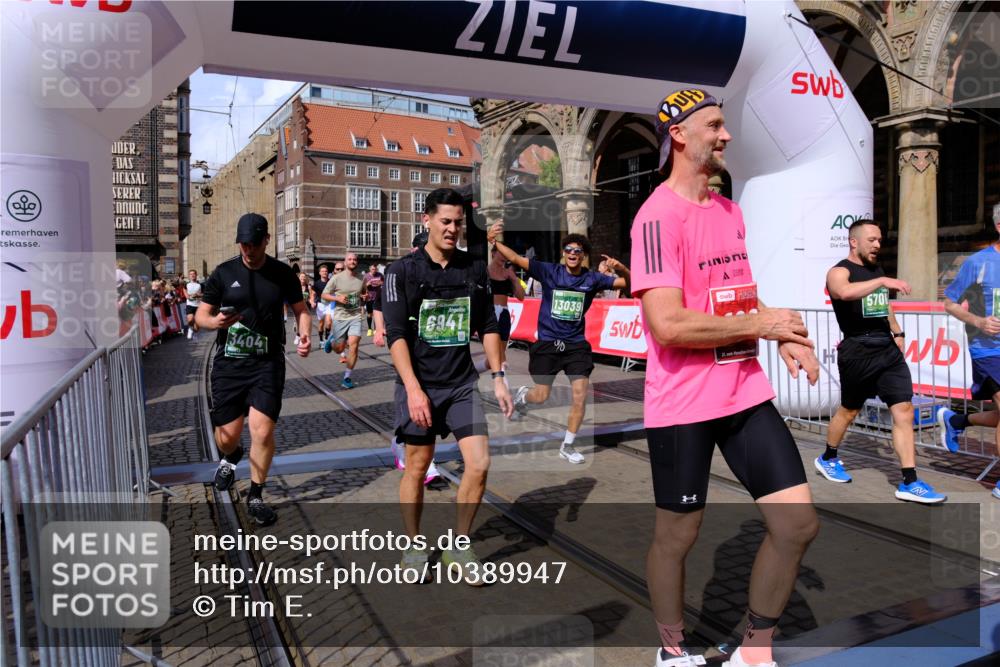 13.09.2026 - 21. swb-Marathon Bremen Tim E. http://msf.ph/oto/10389947 13.09.2026 13:33:22 Ziel 891, 1532, 2393, 2440, 2818, 2959, 3167, 3404, 3710, 3773, 4194, 4260, 4408, 4659, 5090, 5191, 5324, 5395, 5410, 5706, 5749, 5981, 6018, 6941, 7756, 7788, 7830, 8061, 9269, 9292, 9406, 9745, 9829, 10048, 13019, 13028, 13039, 13092, 13093, 13101, 13146, 13247 meine-sportfotos.de
