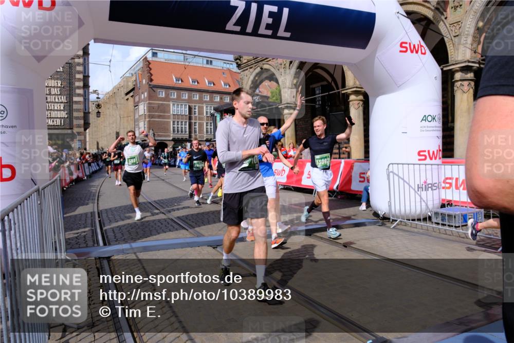 13.09.2026 - 21. swb-Marathon Bremen Tim E. http://msf.ph/oto/10389983 13.09.2026 13:33:25 Ziel 1532, 2283, 2393, 2440, 2818, 2959, 3167, 3404, 3710, 3773, 4194, 4260, 4408, 4659, 5090, 5191, 5324, 5395, 5410, 5706, 5749, 5790, 5981, 6941, 7467, 7756, 7788, 7830, 8061, 9269, 9292, 9406, 9745, 9829, 13019, 13028, 13039, 13092, 13093, 13101, 13146 meine-sportfotos.de