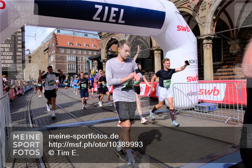 13.09.2026 - 21. swb-Marathon Bremen Tim E. http://msf.ph/oto/10389993 13.09.2026 13:33:26 Ziel 1532, 2283, 2393, 2440, 2818, 2959, 3167, 3404, 3710, 3773, 4194, 4260, 4408, 4659, 5191, 5324, 5395, 5410, 5706, 5749, 5790, 5981, 6941, 7467, 7756, 7788, 7830, 8061, 9269, 9292, 9745, 9829, 13019, 13028, 13039, 13092, 13093, 13101, 13146 meine-sportfotos.de