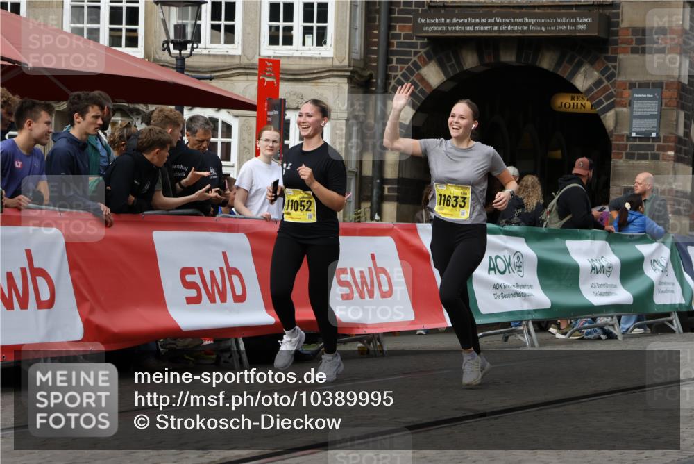 13.09.2026 - 21. swb-Marathon Bremen Strokosch-Dieckow http://msf.ph/oto/10389995 13.09.2026 11:12:24 Ziel 10490, 10582, 11585, 12012, 10354, 10743, 10874, 10875, 10909, 11090, 12497 meine-sportfotos.de