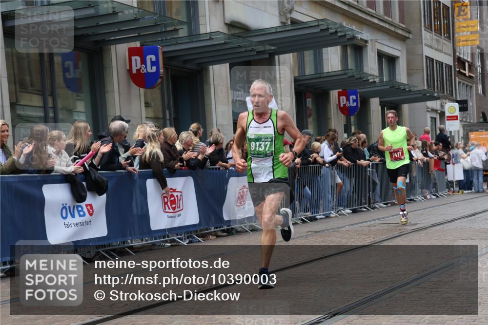 13.09.2026 - 21. swb-Marathon Bremen Strokosch-Dieckow http://msf.ph/oto/10390003 13.09.2026 13:01:28 Ziel 1614, 4696, 4739, 5369, 5601, 7950, 9137, 9233, 13168, 1411, 1619, 3019, 4118, 4328, 5663, 5996, 13063 meine-sportfotos.de