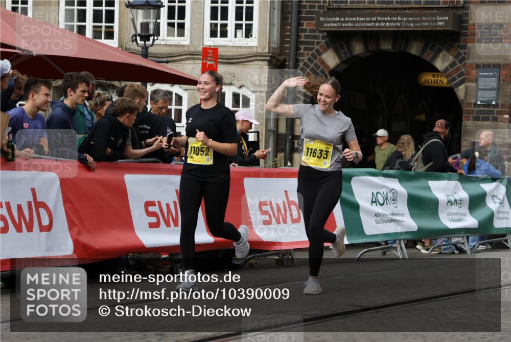 13.09.2026 - 21. swb-Marathon Bremen Strokosch-Dieckow http://msf.ph/oto/10390009 13.09.2026 11:12:24 Ziel 10490, 10582, 11585, 12012, 10354, 10743, 10874, 10875, 10909, 11090, 12497 meine-sportfotos.de