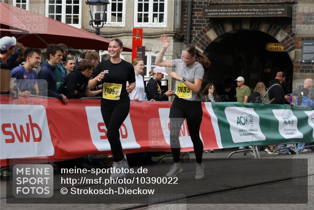 13.09.2026 - 21. swb-Marathon Bremen Strokosch-Dieckow http://msf.ph/oto/10390022 13.09.2026 11:12:24 Ziel 10490, 10582, 11585, 12012, 10354, 10743, 10874, 10875, 10909, 11090, 12497 meine-sportfotos.de