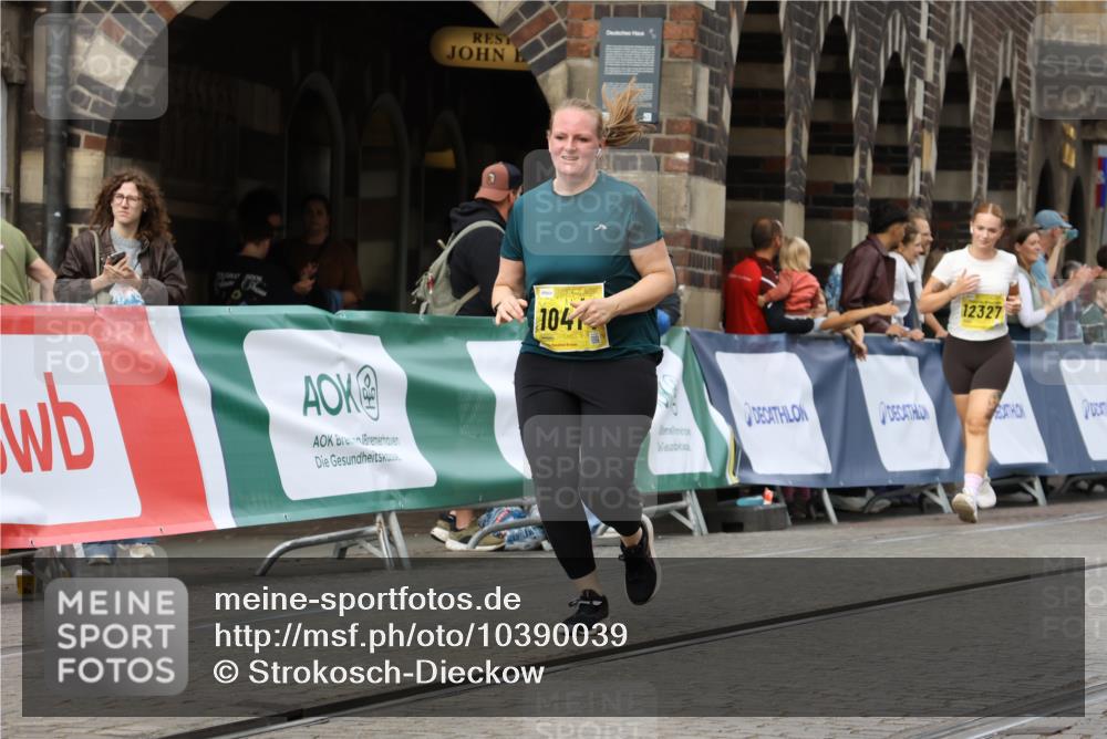 13.09.2026 - 21. swb-Marathon Bremen Strokosch-Dieckow http://msf.ph/oto/10390039 13.09.2026 11:12:28 Ziel 10490, 11052, 11585, 11633, 12012, 10354, 10743, 10874, 10875, 11090, 11657, 12234, 12497 meine-sportfotos.de