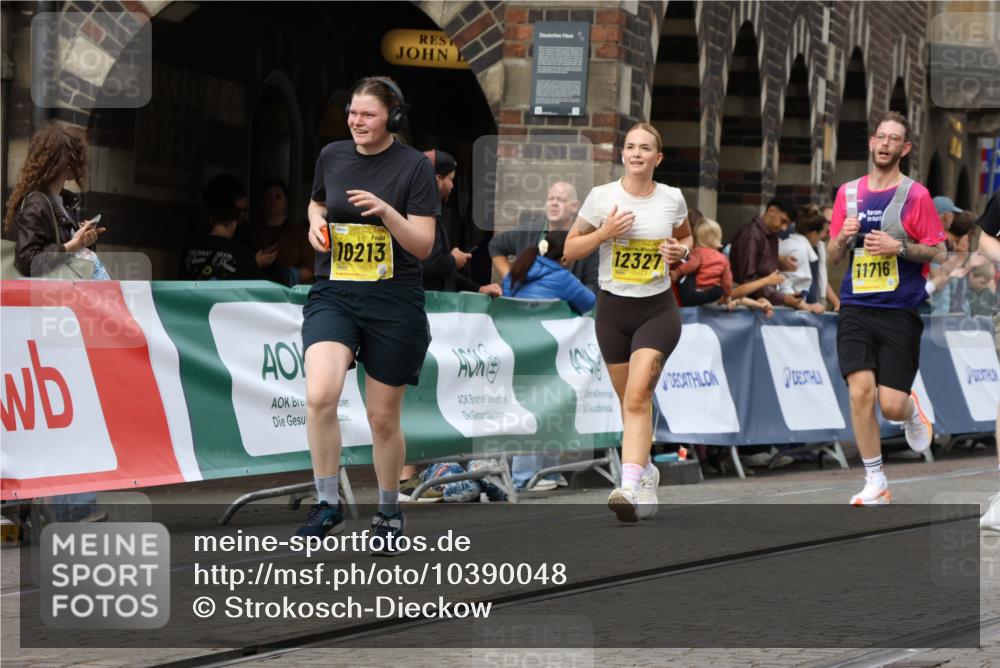 13.09.2026 - 21. swb-Marathon Bremen Strokosch-Dieckow http://msf.ph/oto/10390048 13.09.2026 11:12:31 Ziel 10414, 10490, 11052, 11585, 11633, 12012, 10354, 10743, 10874, 10875, 11090, 11657, 12234, 12497 meine-sportfotos.de