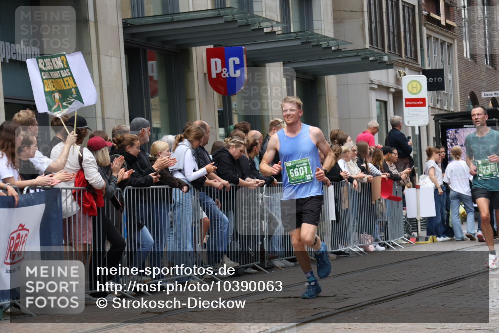 13.09.2026 - 21. swb-Marathon Bremen Strokosch-Dieckow http://msf.ph/oto/10390063 13.09.2026 13:01:37 Ziel 1614, 1667, 4696, 4739, 5601, 9137, 9233, 1411, 4118, 4328, 5369, 5996, 7950, 9137, 13063, 13168 meine-sportfotos.de