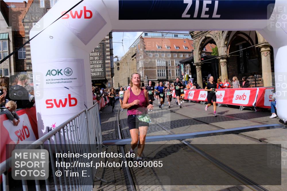 13.09.2026 - 21. swb-Marathon Bremen Tim E. http://msf.ph/oto/10390065 13.09.2026 13:33:39 Ziel 831, 1124, 2283, 2393, 2980, 4052, 4219, 4243, 4260, 4492, 4536, 4543, 4565, 5040, 5324, 5560, 5660, 5726, 5790, 5861, 5862, 5914, 6256, 6421, 6597, 6614, 6777, 6882, 6915, 6997, 7145, 7421, 7467, 7789, 7830, 8093, 8177, 8501, 8599, 8602, 9206, 9616, 9856, 9883, 13084, 13101 meine-sportfotos.de