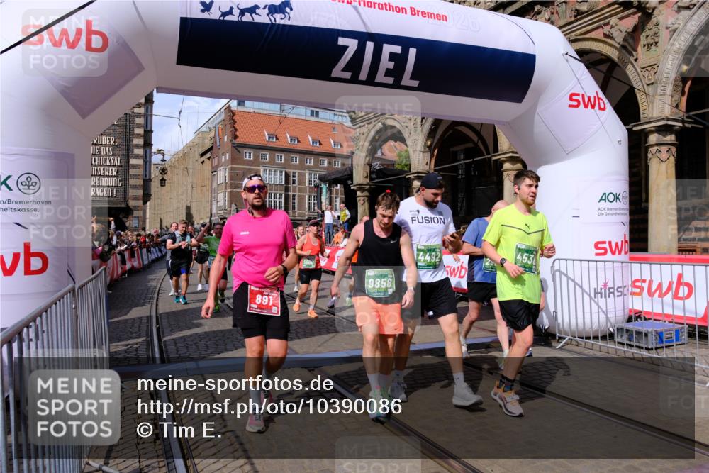 13.09.2026 - 21. swb-Marathon Bremen Tim E. http://msf.ph/oto/10390086 13.09.2026 13:33:44 Ziel 831, 1124, 2283, 2980, 3562, 4052, 4219, 4243, 4492, 4536, 4543, 4565, 5040, 5560, 5660, 5726, 5790, 5861, 5862, 5914, 6256, 6421, 6597, 6614, 6777, 6844, 6882, 6915, 6997, 7145, 7421, 7523, 7789, 7863, 8093, 8177, 8501, 8599, 8602, 8691, 9206, 9508, 9616, 9856, 9883, 10114, 13078, 13084 meine-sportfotos.de