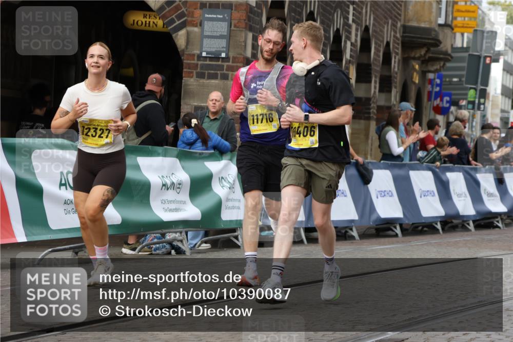 13.09.2026 - 21. swb-Marathon Bremen Strokosch-Dieckow http://msf.ph/oto/10390087 13.09.2026 11:12:32 Ziel 10213, 10414, 11052, 11585, 11633, 12012, 10354, 10743, 10874, 10875, 11090, 11657, 12234, 12423, 12497 meine-sportfotos.de
