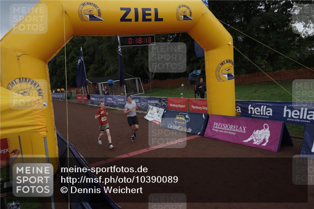 13.09.2026 - Airport Race Dennis Weichert http://msf.ph/oto/10390089 13.09.2026 10:18:47 Ziel 5409, 5411 meine-sportfotos.de